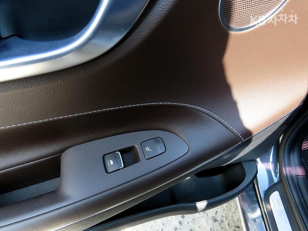 Hyundai Grandeur (Azera)IG2.4 Premium Special (special feature/edition) - 16