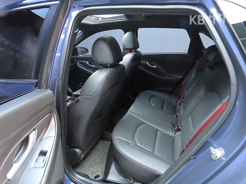 Hyundai i30 (PD)1.6 Turbo 스포츠 Premium - 10