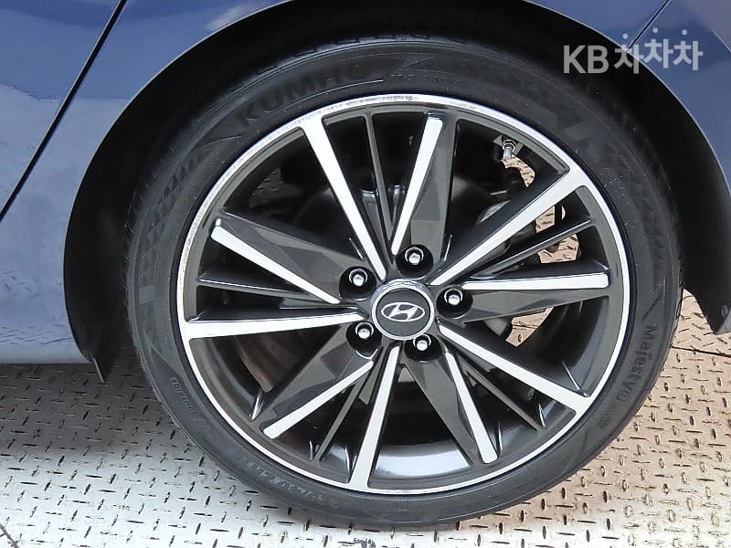 Hyundai i30 (PD)1.6 Turbo 스포츠 Premium - 19