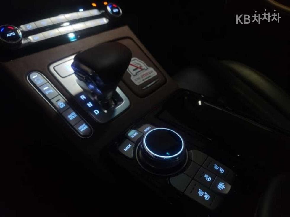 Genesis G903.8 GDi AWD Luxury - 12