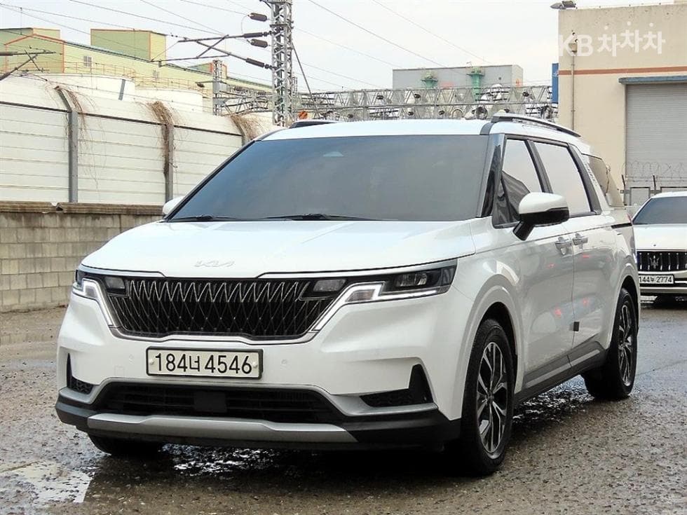 Kia Carnival 4th generationD2.2 9-seater Prestige - 2