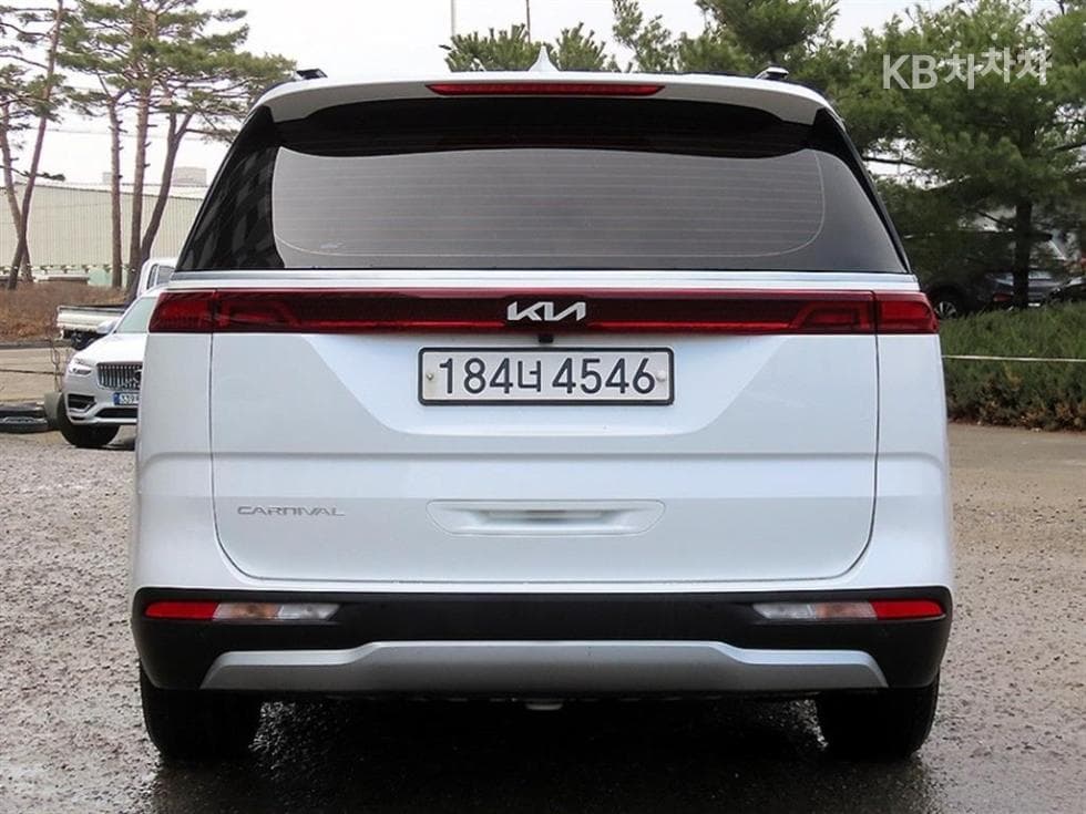Kia Carnival 4th generationD2.2 9-seater Prestige - 4