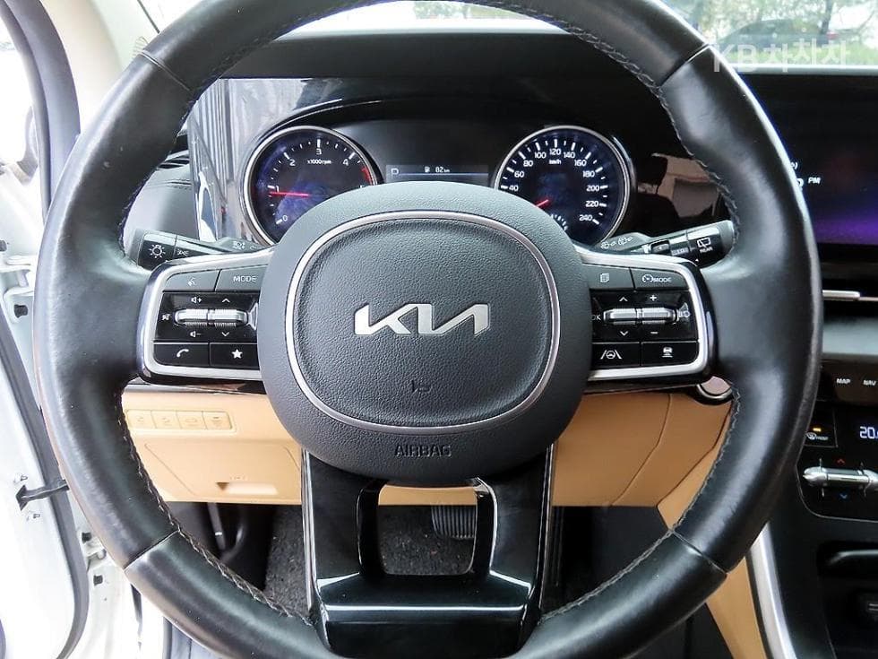 Kia Carnival 4th generationD2.2 9-seater Prestige - 9