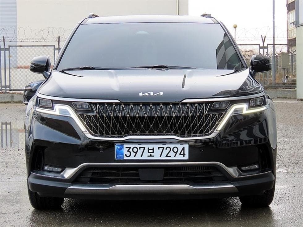 Kia Carnival 4th generation D2.2 9-seater Noblesse - Image 1