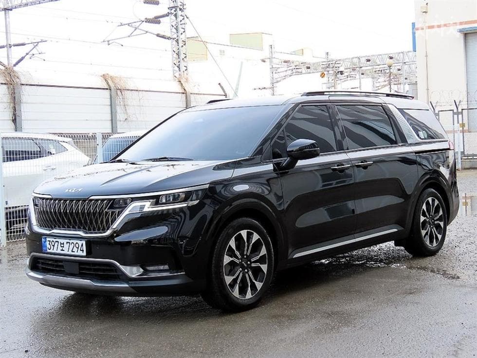 Kia Carnival 4th generationD2.2 9-seater Noblesse - 2