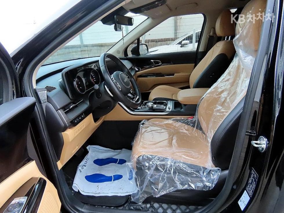 Kia Carnival 4th generationD2.2 9-seater Noblesse - 5