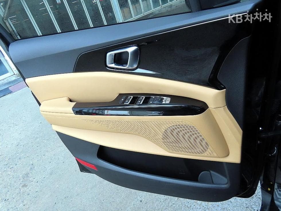 Kia Carnival 4th generationD2.2 9-seater Noblesse - 11