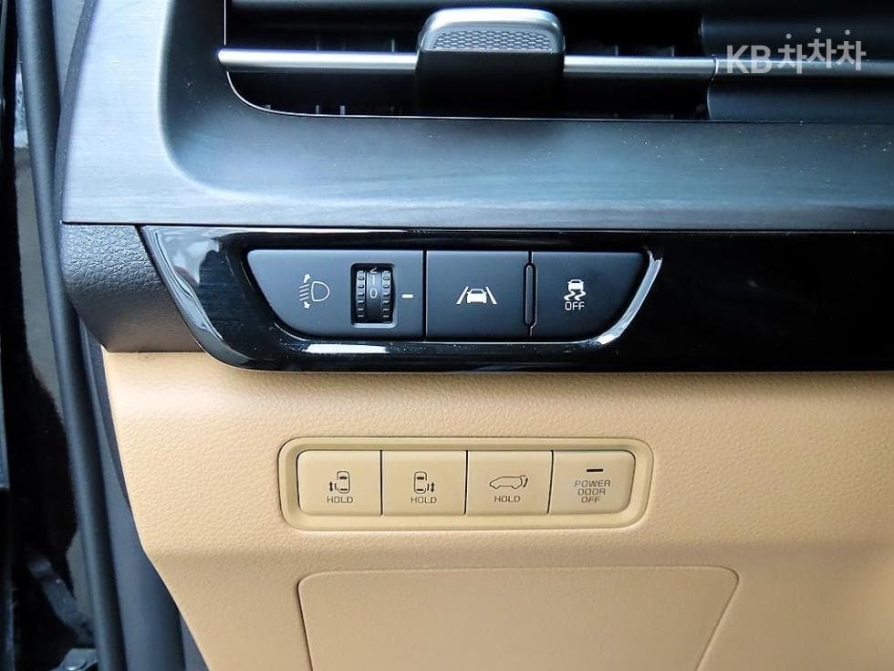 Kia Carnival 4th generationD2.2 9-seater Noblesse - 12