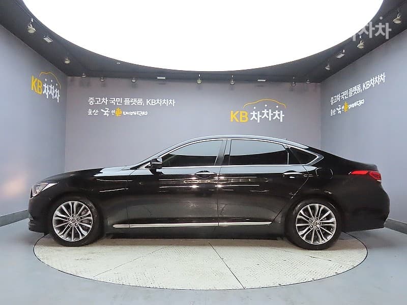 Hyundai GenesisDHG330 Premium AWD - 5