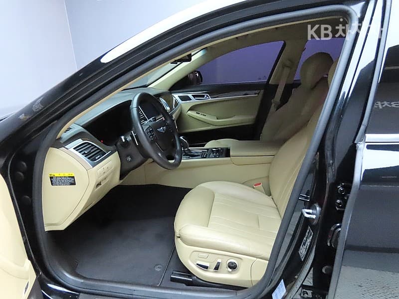 Hyundai GenesisDHG330 Premium AWD - 10