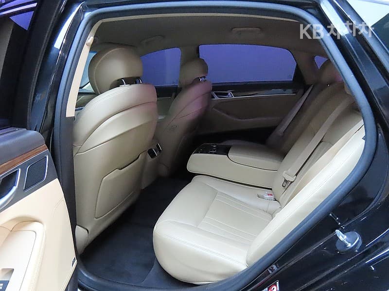 Hyundai GenesisDHG330 Premium AWD - 11