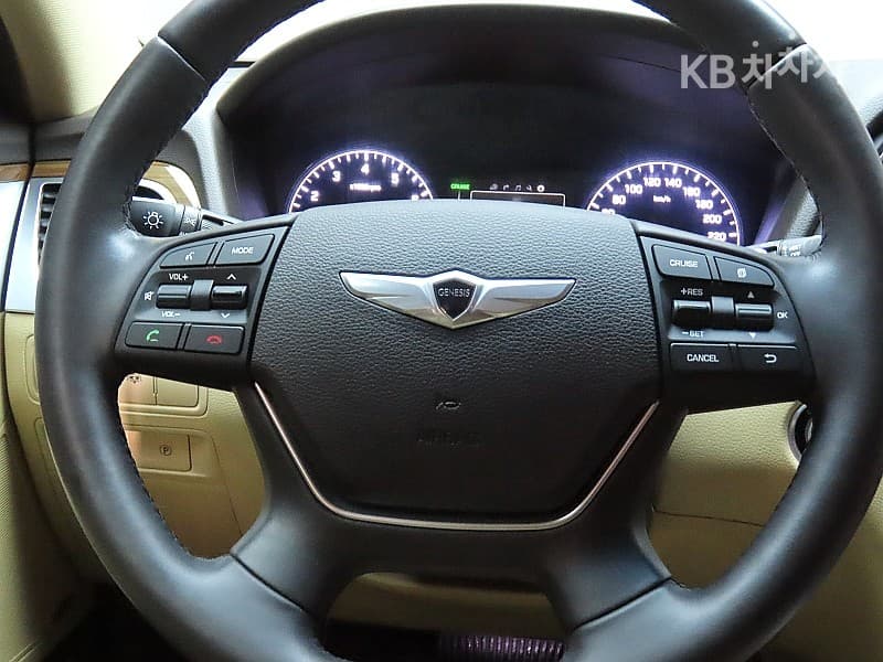Hyundai GenesisDHG330 Premium AWD - 17