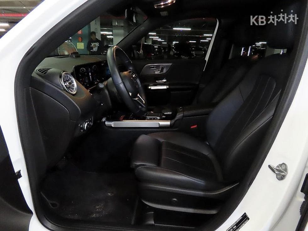 Mercedes-Benz GLB(X247)GLB 220 - 6