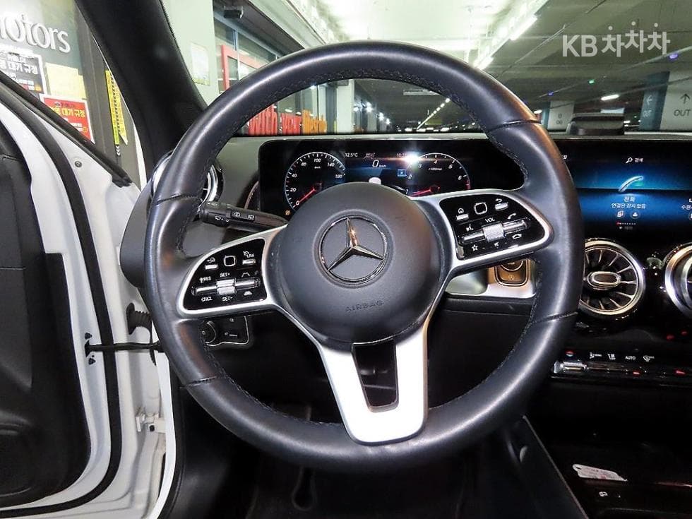 Mercedes-Benz GLB(X247)GLB 220 - 8