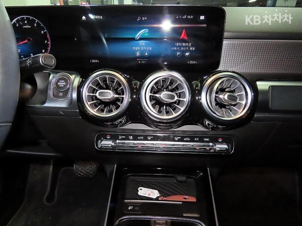 Mercedes-Benz GLB(X247)GLB 220 - 11