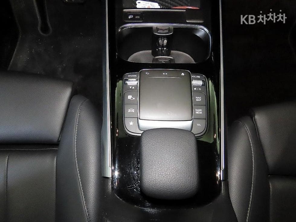 Mercedes-Benz GLB(X247)GLB 220 - 12