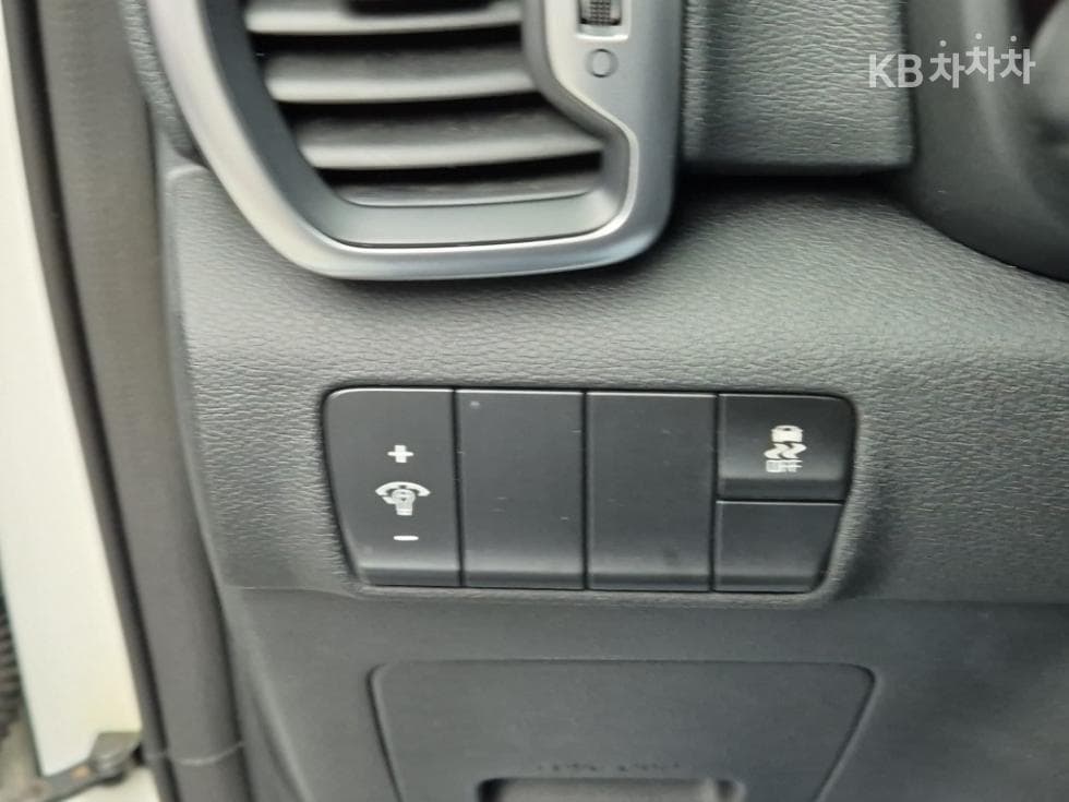 Kia Sportage 4th generationDiesel 2.0 2WD Prestige - 16