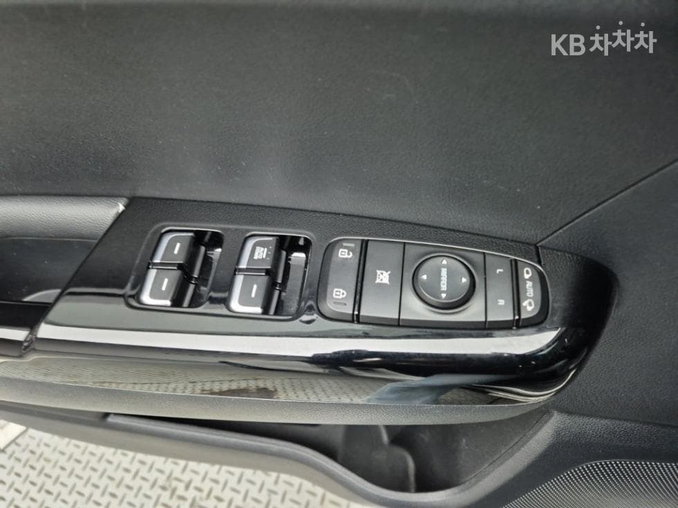 Kia Sportage 4th generationDiesel 2.0 2WD Prestige - 17