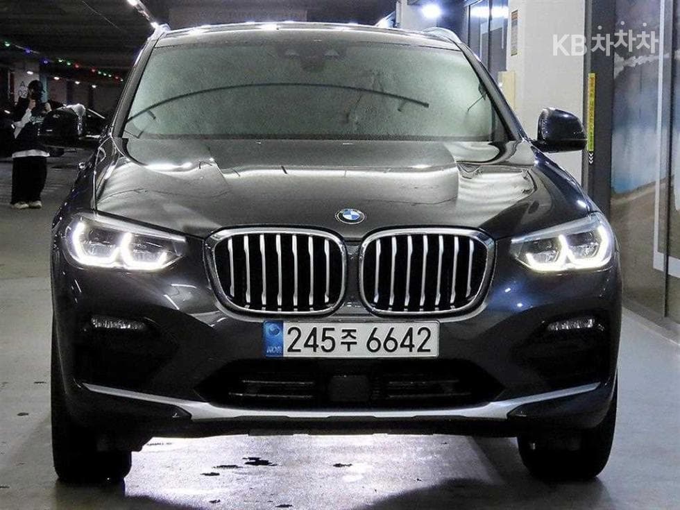 BMW New X4 (G02)xDrive 20i xLine - 2