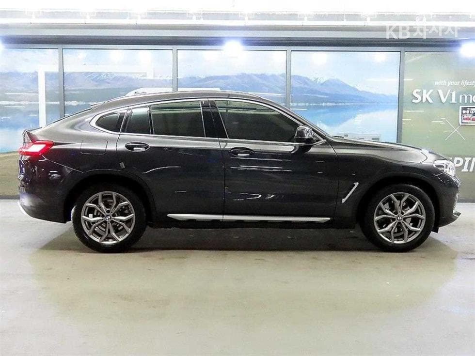 BMW New X4 (G02)xDrive 20i xLine - 3
