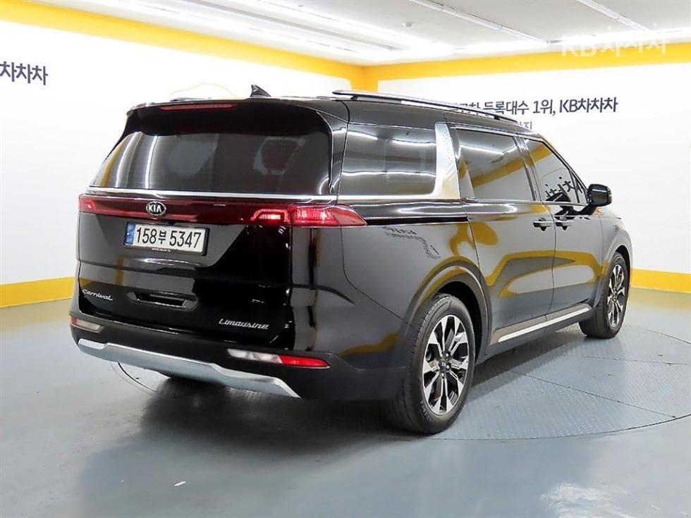 Kia Carnival 4th generationD2.2 7-seater (Limousine) Noblesse - 4