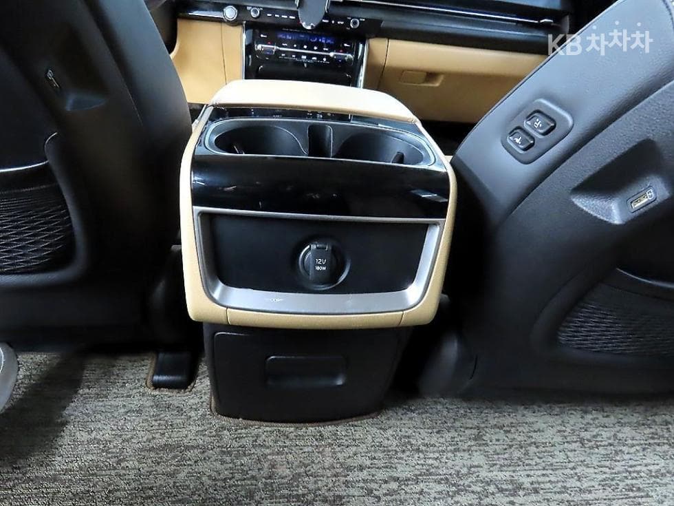 Kia Carnival 4th generationD2.2 7-seater (Limousine) Noblesse - 13