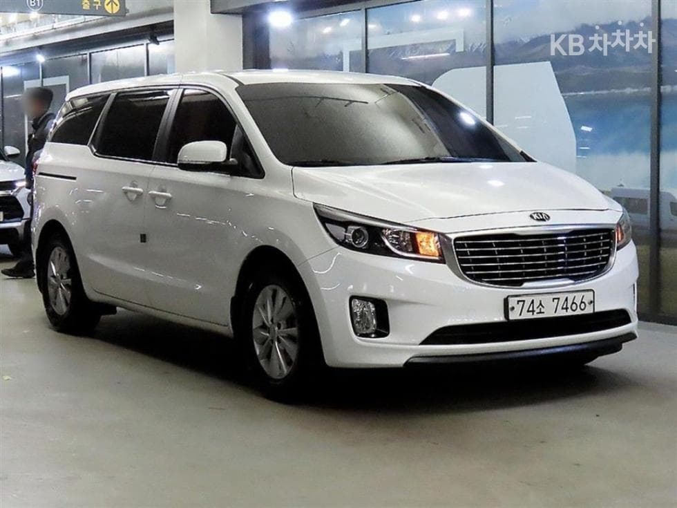 Kia All New Carnival 11-seater 2.2 Diesel Deluxe - Image 1