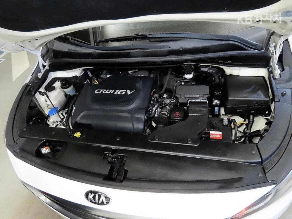 Kia All New Carnival11-seater 2.2 Diesel Deluxe - 7