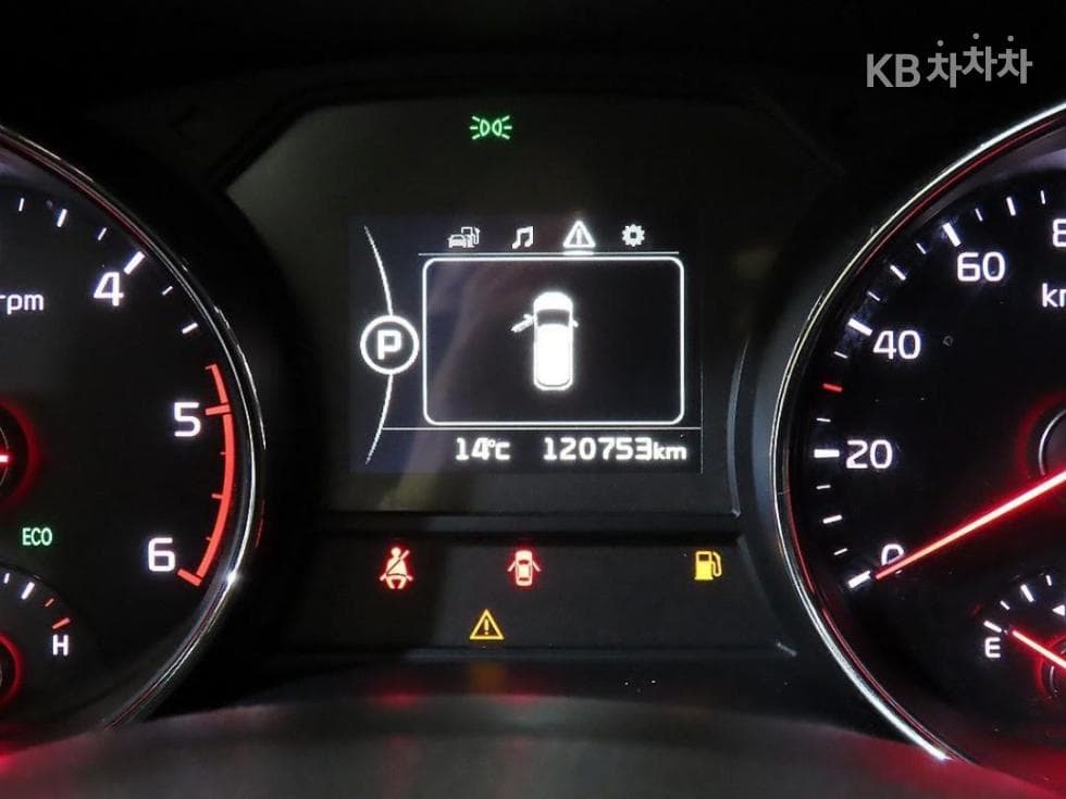 Kia All New Carnival11-seater 2.2 Diesel Deluxe - 8