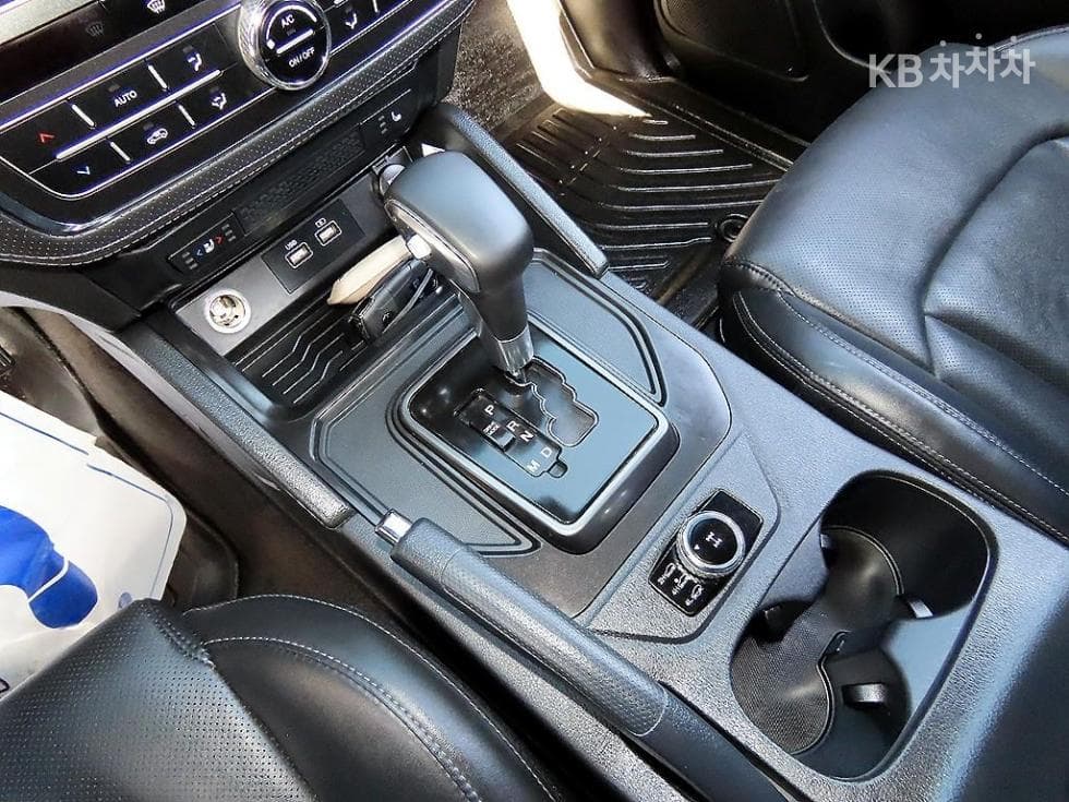 KG Mobility The New (facelift) Rexton 스포츠2.2 4WD Prestige - 11