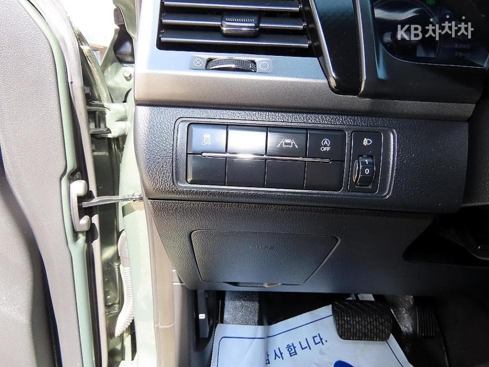 KG Mobility The New (facelift) Rexton 스포츠2.2 4WD Prestige - 13