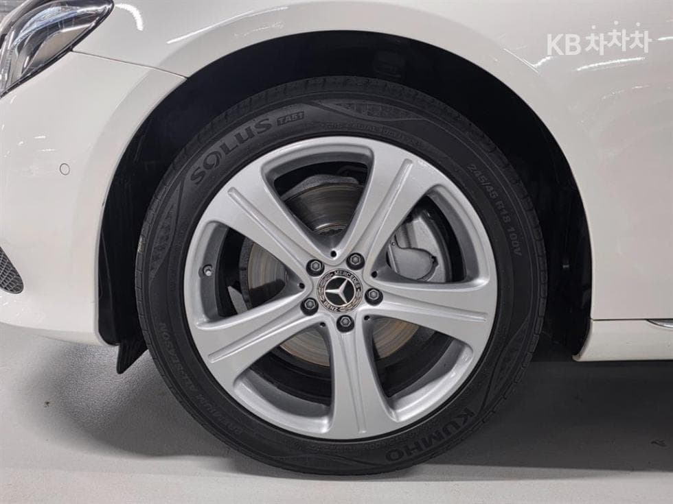 Mercedes-Benz E-Class (W213)E220d 4MATIC Avantgarde - 12