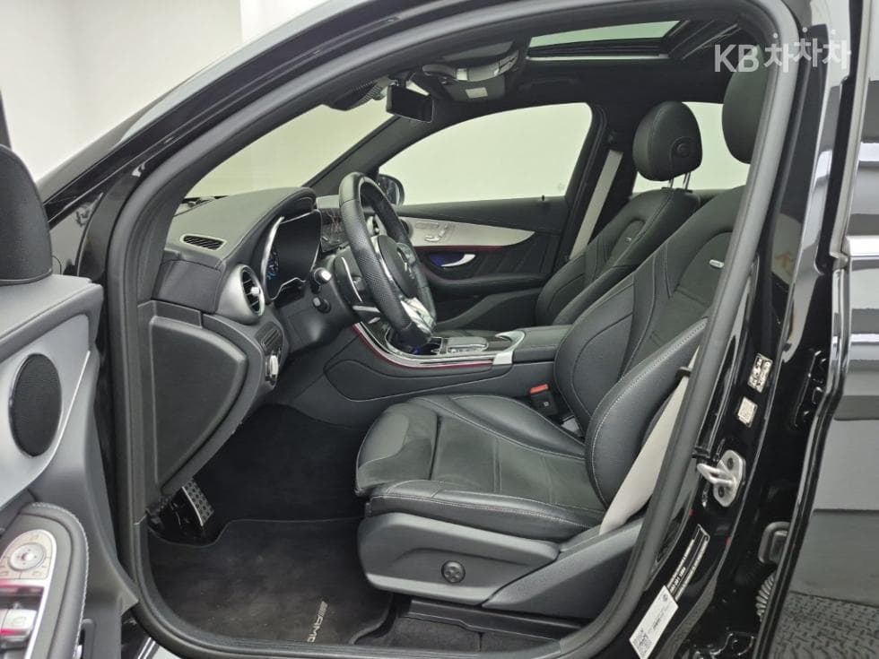 Mercedes-Benz GLC(X253)63 S AMG 4Matic+ Coupe - 11