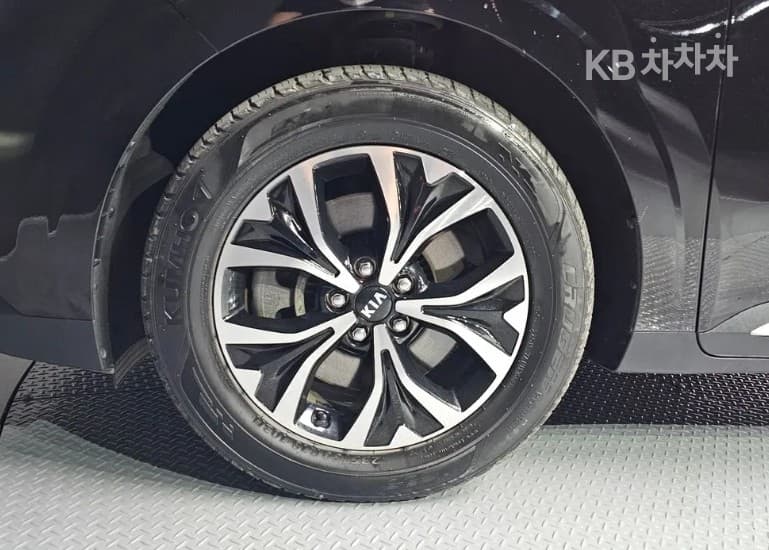 Kia Carnival 4th generationD2.2 9-seater Noblesse - 5