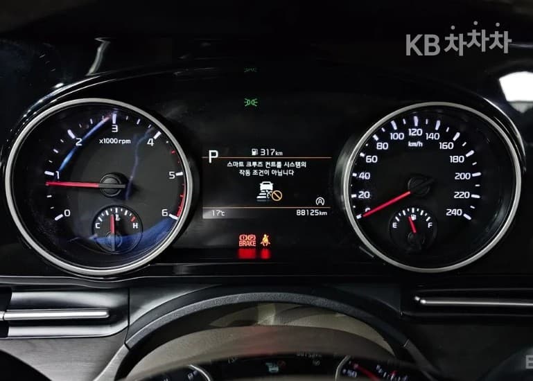 Kia Carnival 4th generationD2.2 9-seater Noblesse - 8