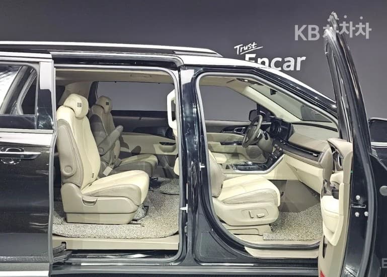 Kia Carnival 4th generationD2.2 9-seater Noblesse - 12