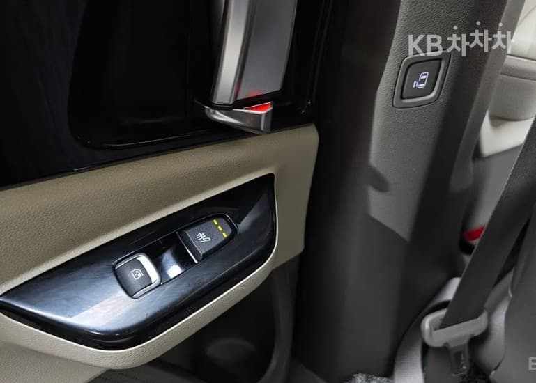 Kia Carnival 4th generationD2.2 9-seater Noblesse - 19