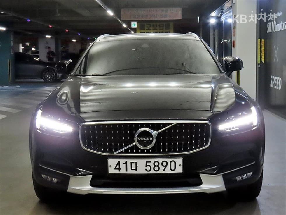 Volvo V90 CCD5 Pro AWD - 2