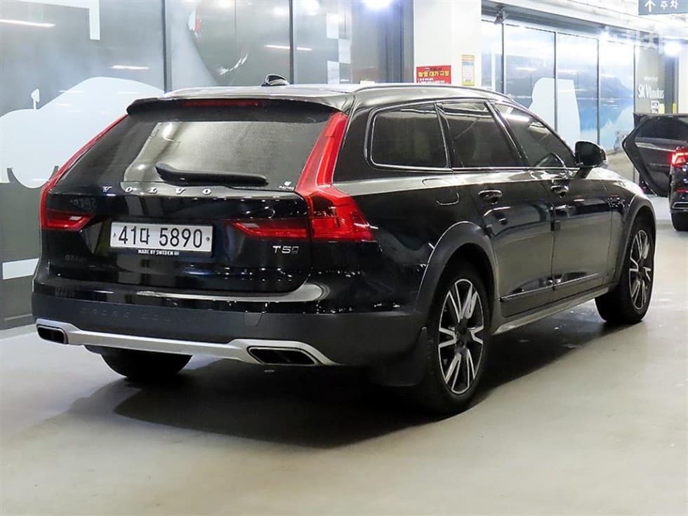 Volvo V90 CCD5 Pro AWD - 4