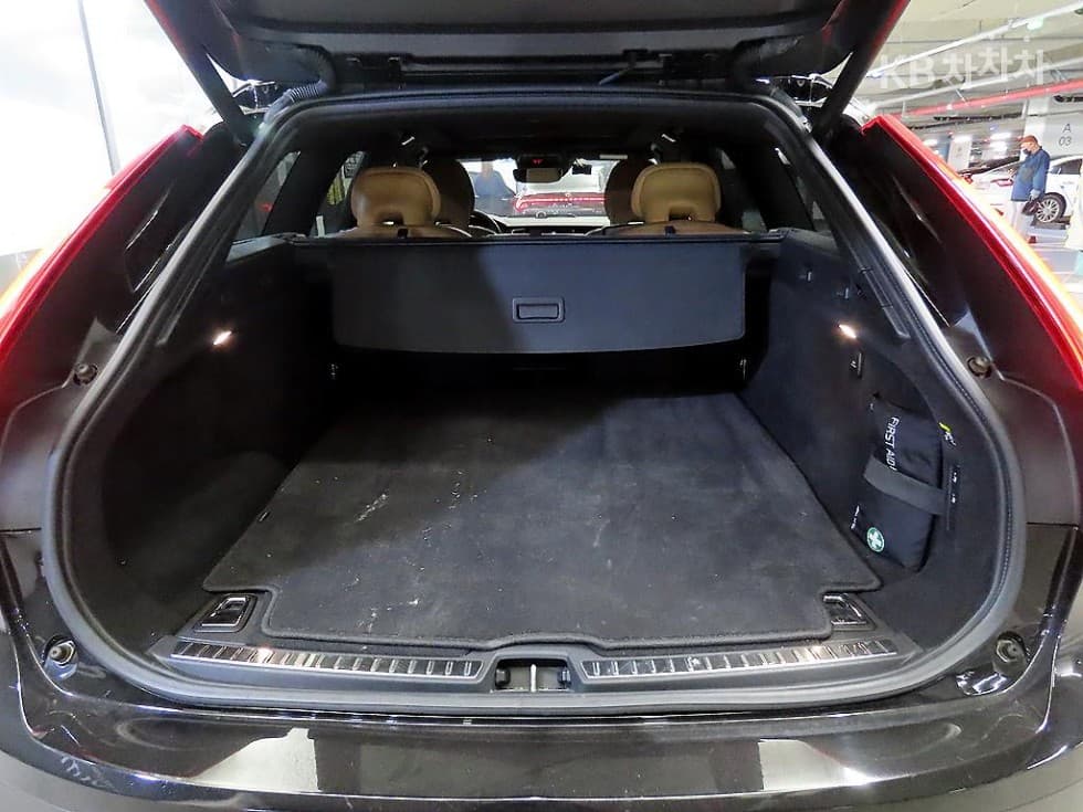 Volvo V90 CCD5 Pro AWD - 16