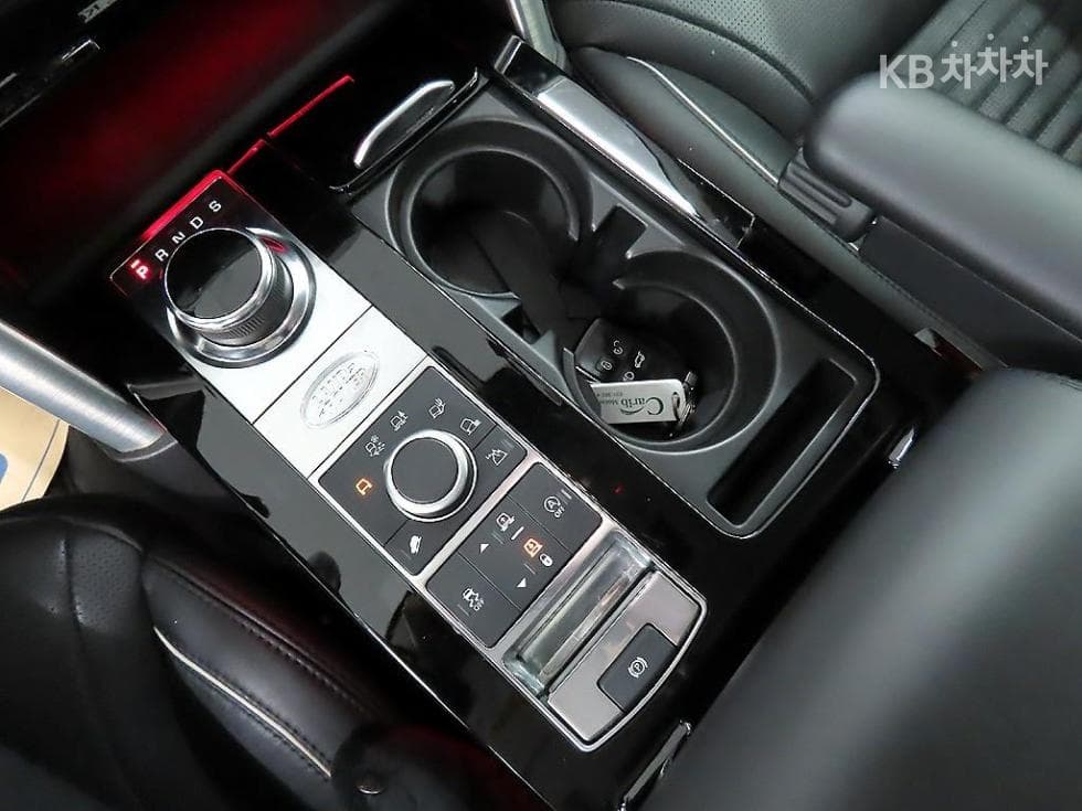Land Rover 디스커버리53.0 SD6 HSE Luxury - 10