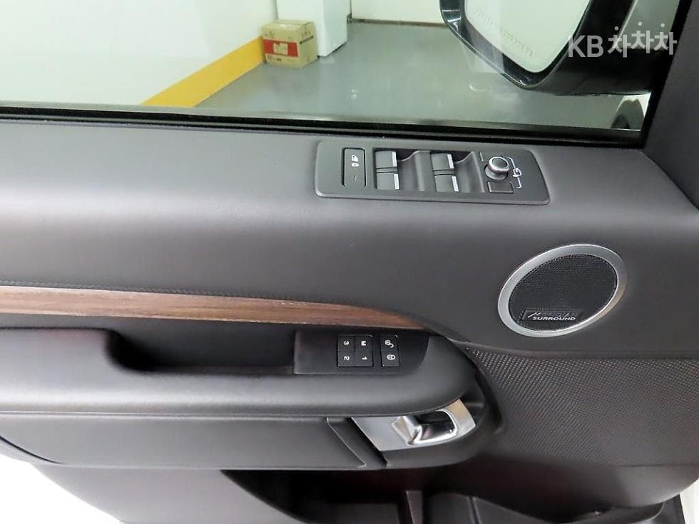 Land Rover 디스커버리53.0 SD6 HSE Luxury - 11