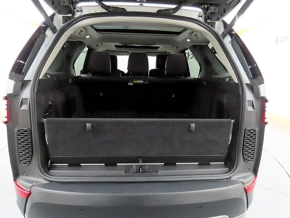 Land Rover 디스커버리53.0 SD6 HSE Luxury - 18
