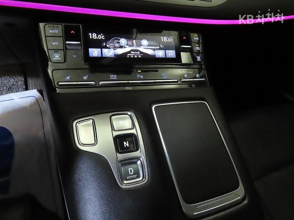 Hyundai The New (facelift) Grandeur (Azera)2.5 Premium - 12