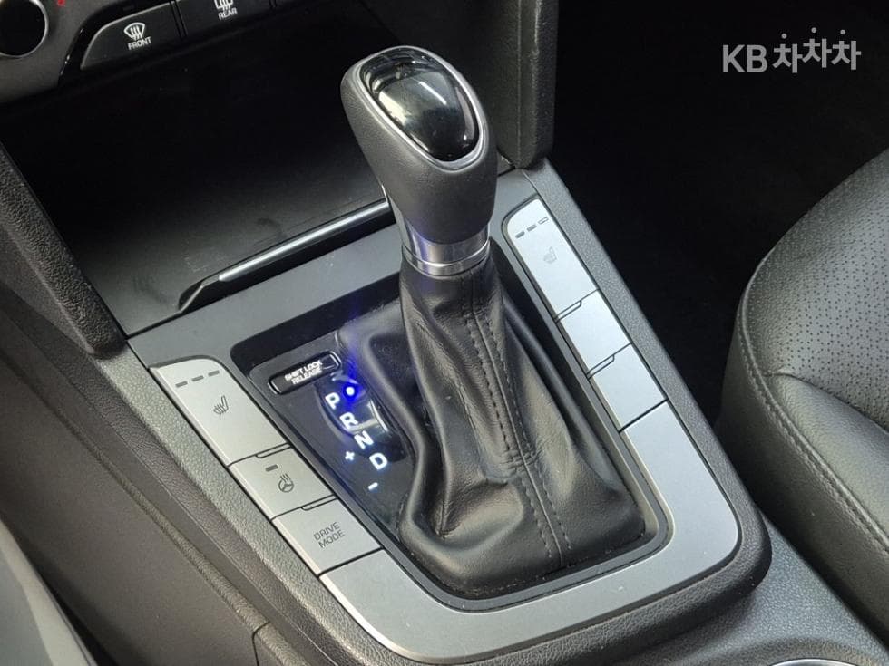 Хюндай Avante (Elantra)AD1.6 GDi Смарт Специал (специален признак/издание) - 8