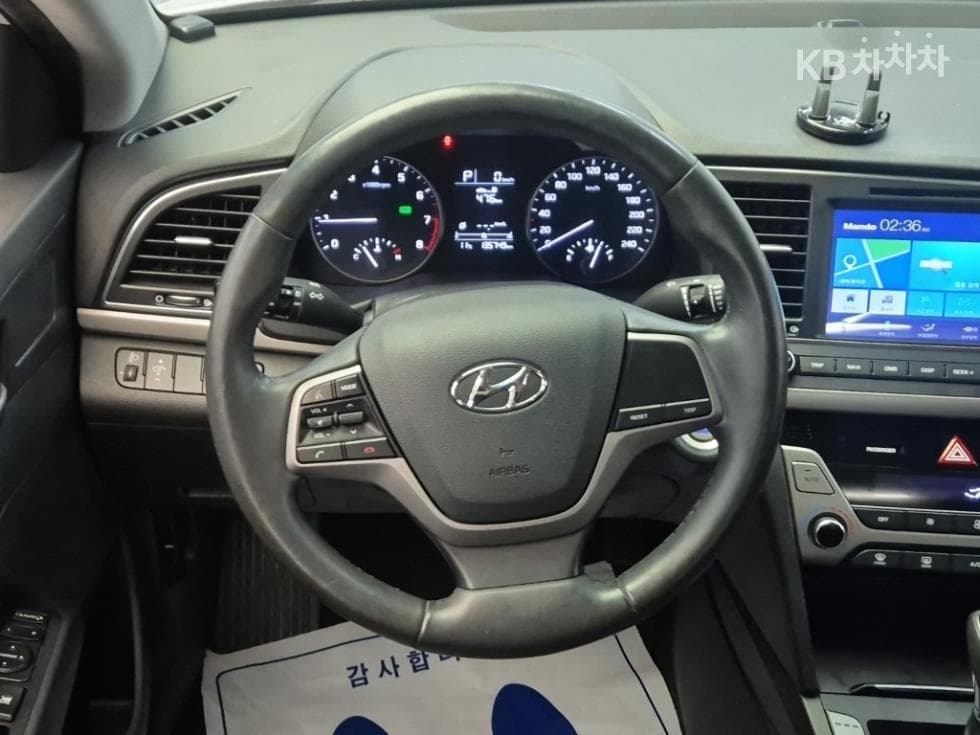 Хюндай Avante (Elantra)AD1.6 GDi Смарт Специал (специален признак/издание) - 9