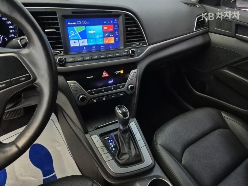 Хюндай Avante (Elantra)AD1.6 GDi Смарт Специал (специален признак/издание) - 10