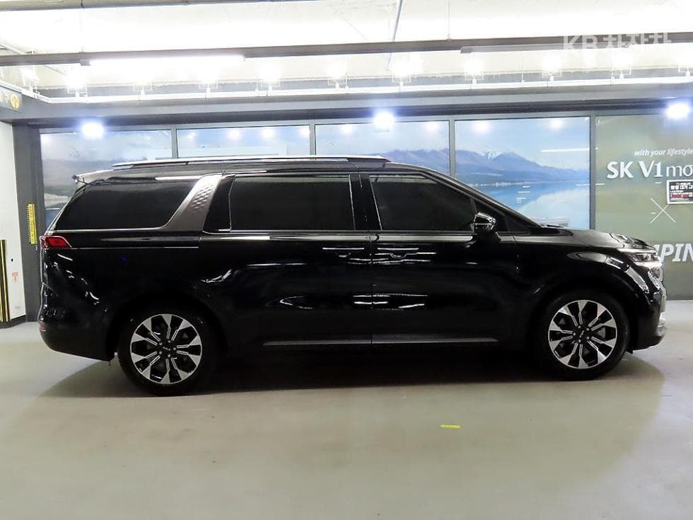 Kia Carnival 4th generationD2.2 9-seater Signature - 3