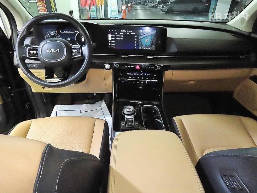 Kia Carnival 4th generationD2.2 9-seater Signature - 10