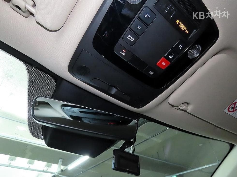 Kia Carnival 4th generationD2.2 9-seater Signature - 14